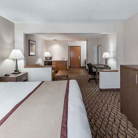 Hotel Baymont By Wyndham Auburn Exterior foto
