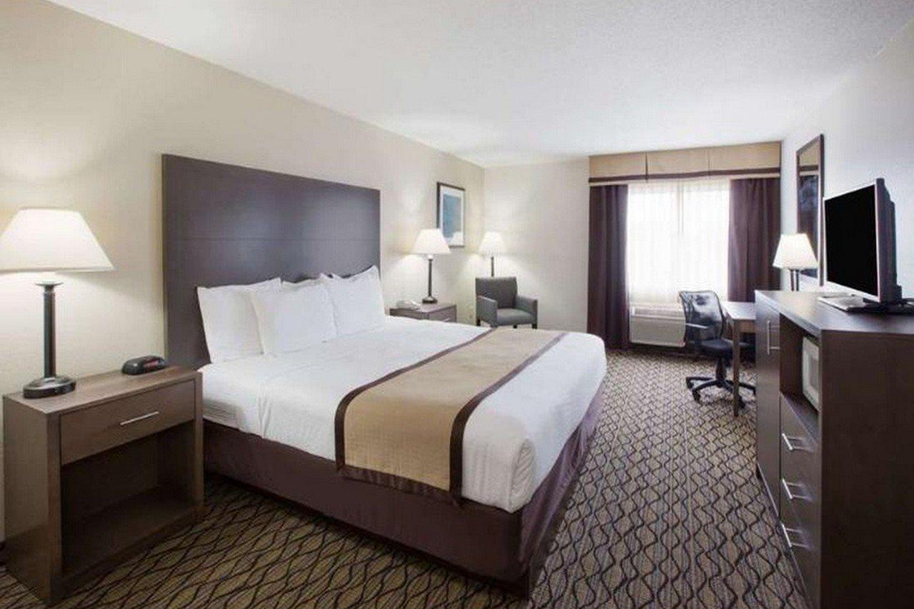 Hotel Baymont By Wyndham Auburn Exterior foto