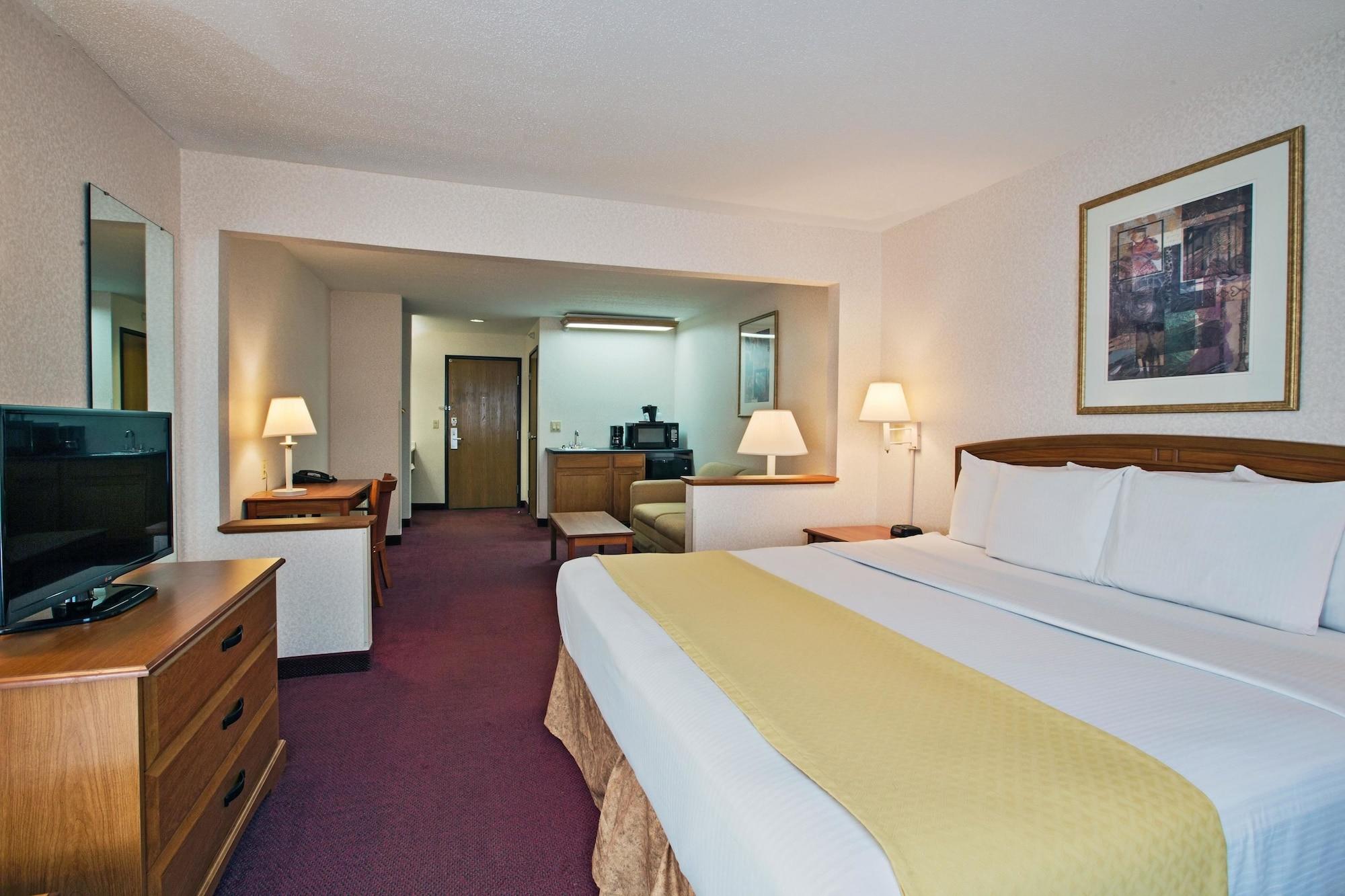 Hotel Baymont By Wyndham Auburn Exterior foto