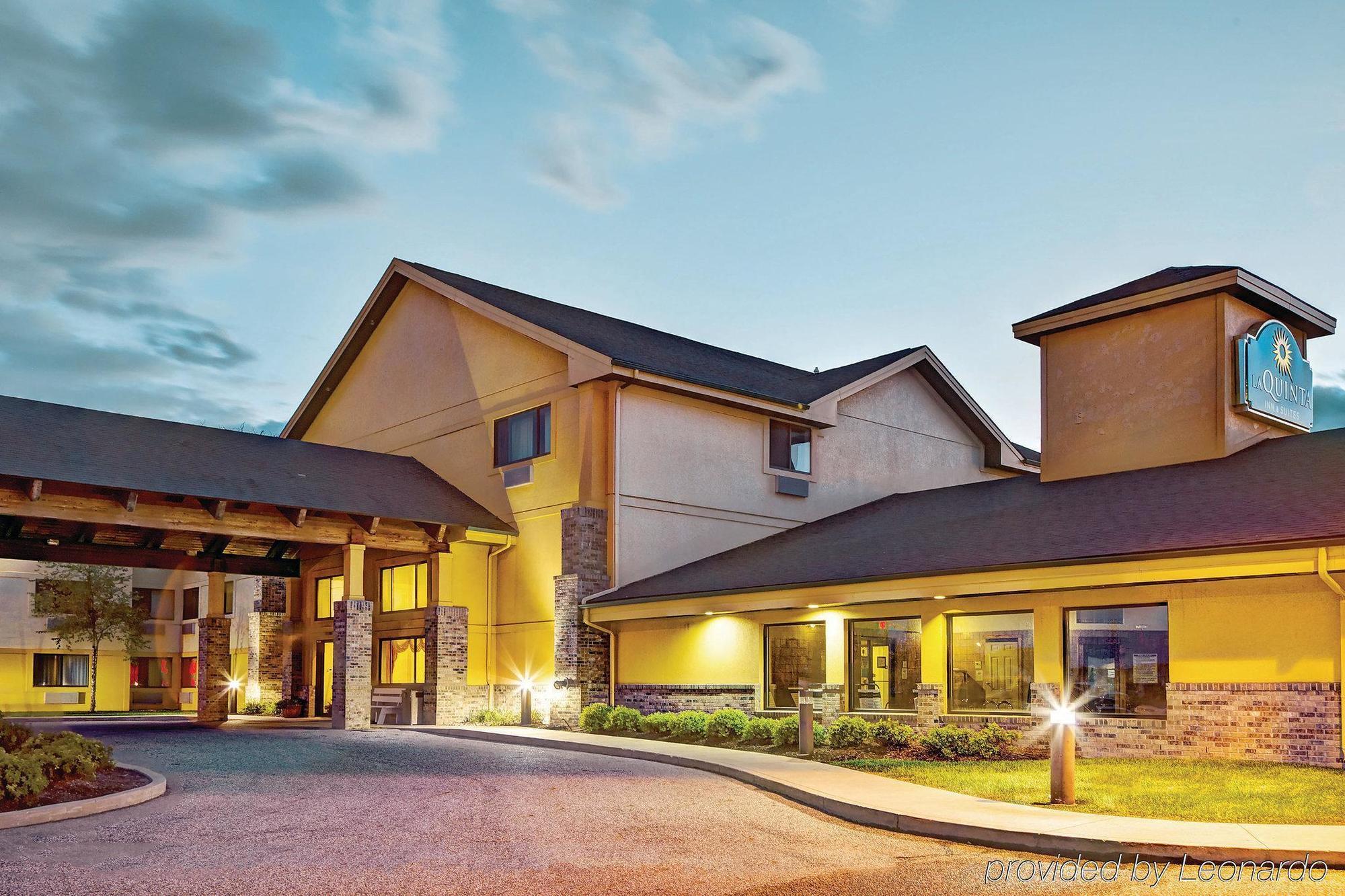 Hotel Baymont By Wyndham Auburn Exterior foto