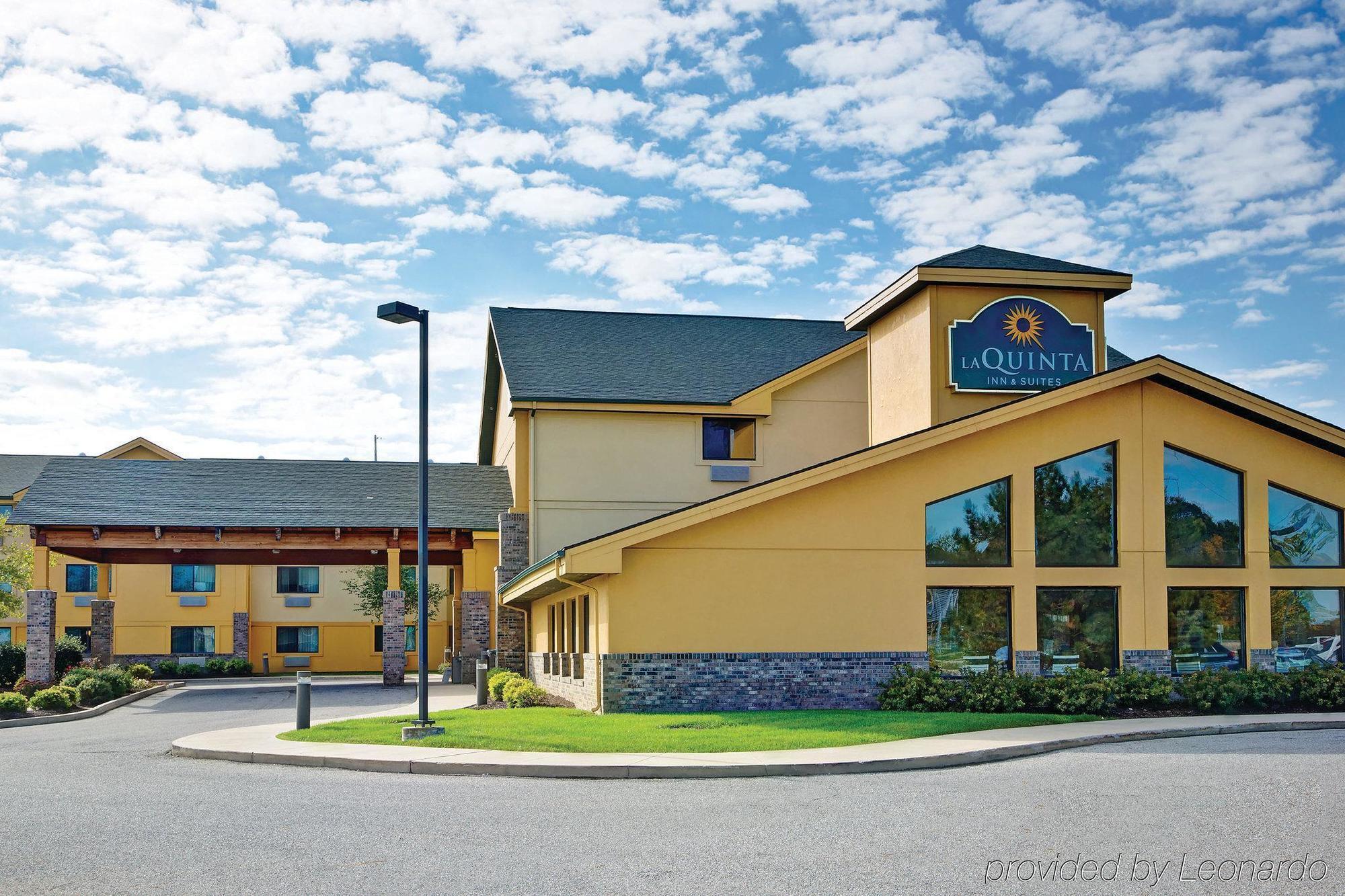 Hotel Baymont By Wyndham Auburn Exterior foto