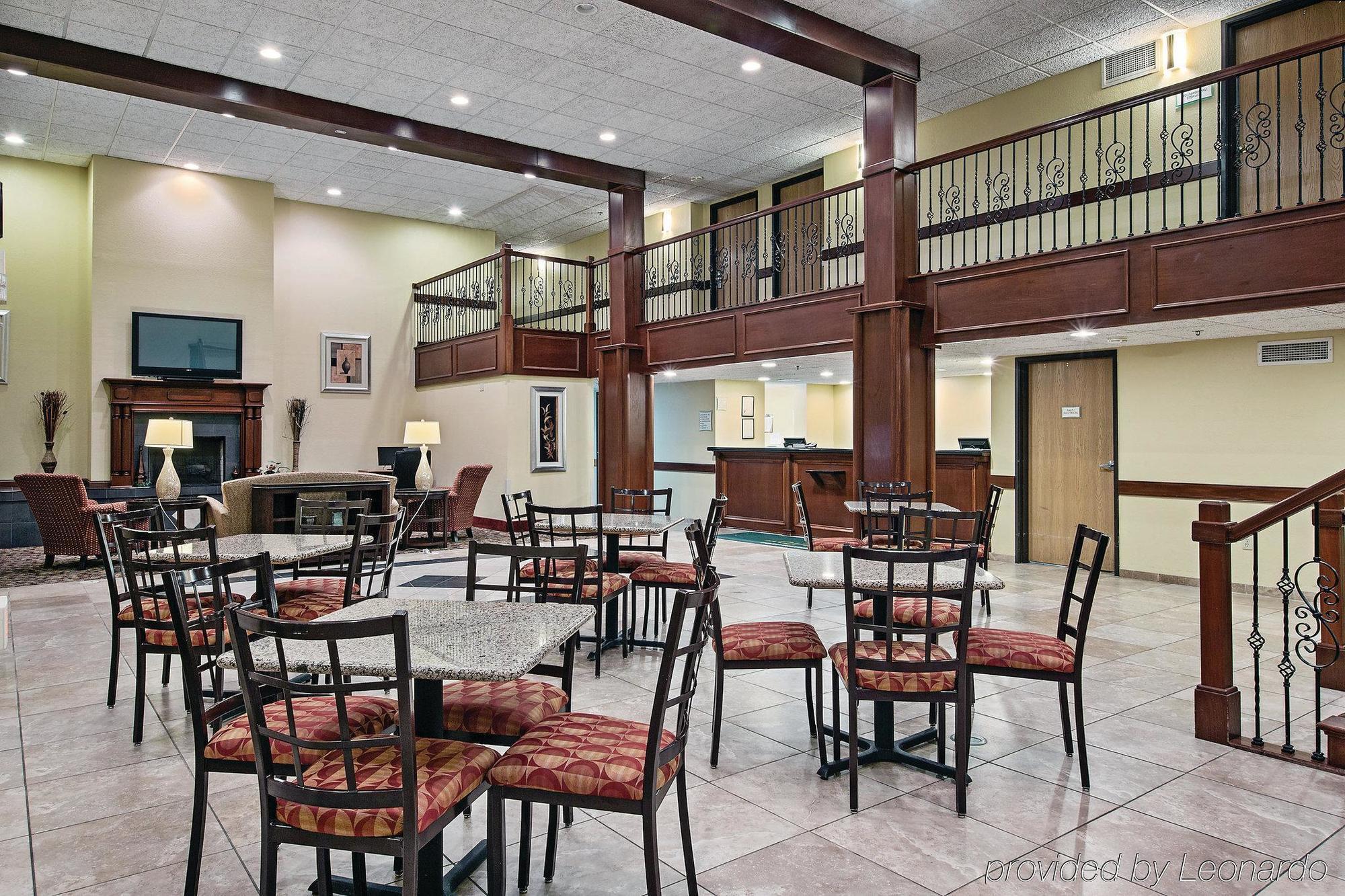 Hotel Baymont By Wyndham Auburn Exterior foto